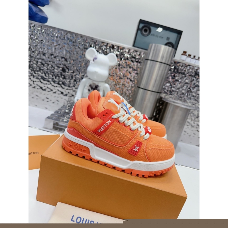 l**is V*t*n sneakers